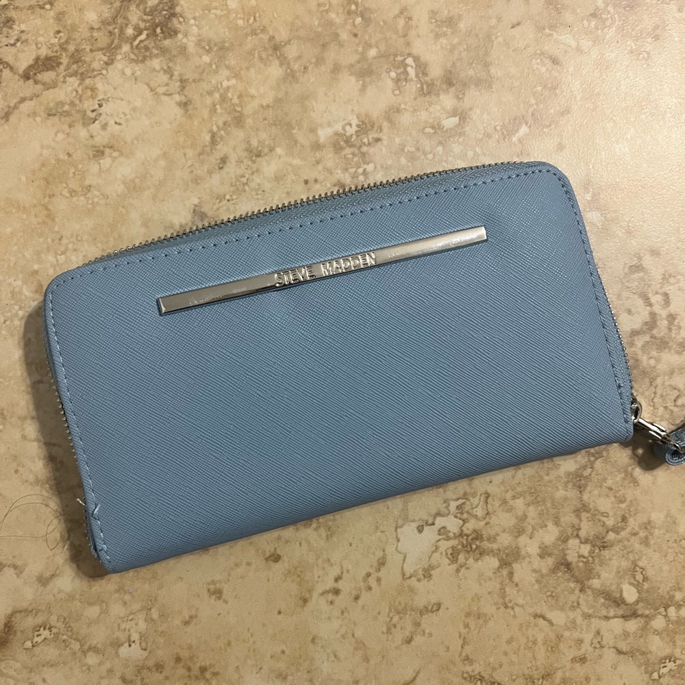Blue Steve Madden Zipper Wristlet Walet